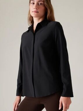 ATHLETA Everlasting Button Down long sleeve shirt in Black Size XL